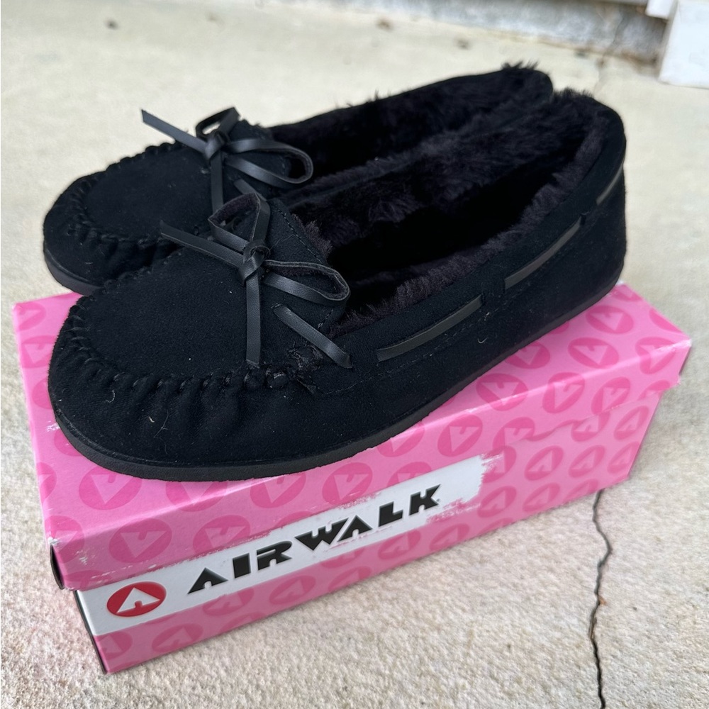 Airwalk Moccasin Slippers